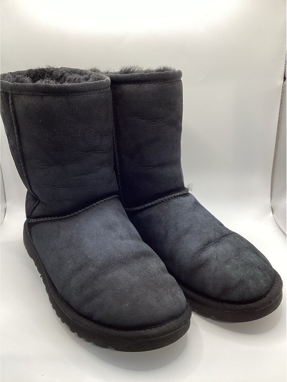 UGG Womens Classic Short II Boot Black Shearling-Size 6